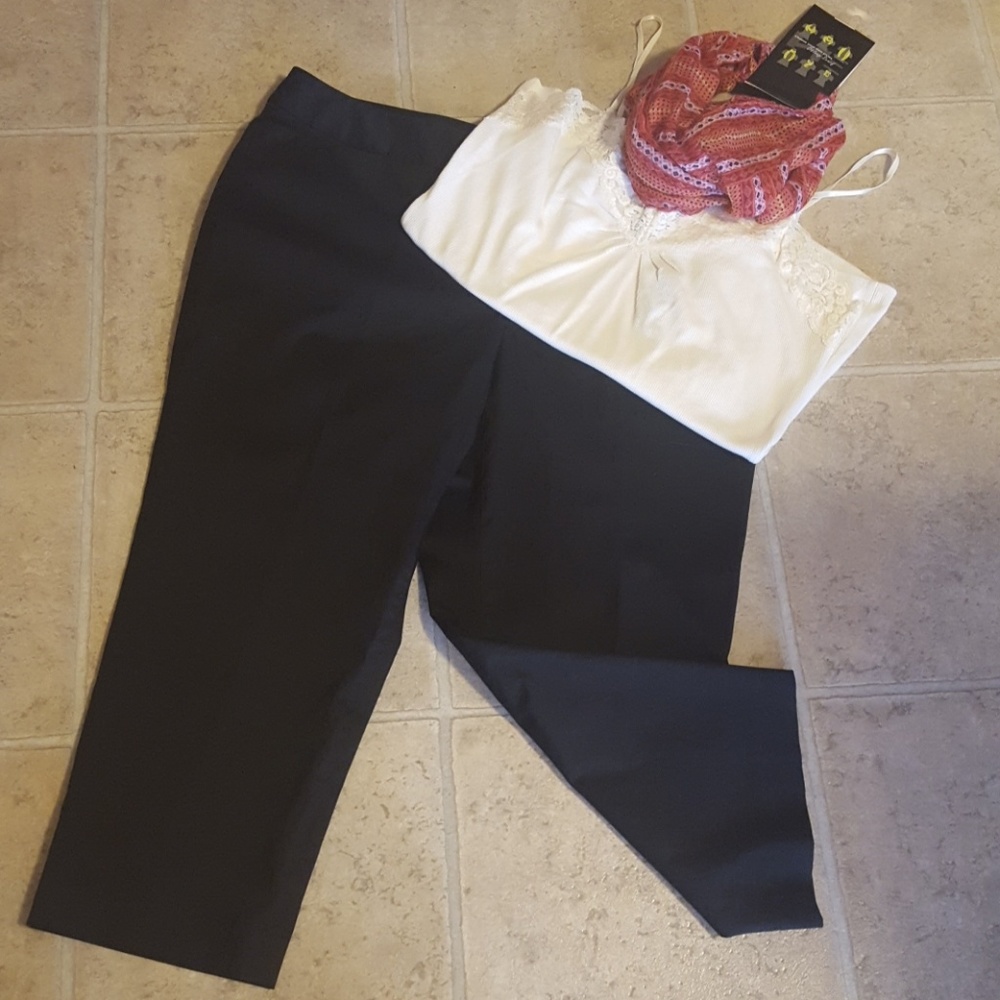 Black Capris (**Liz Claiborne **)